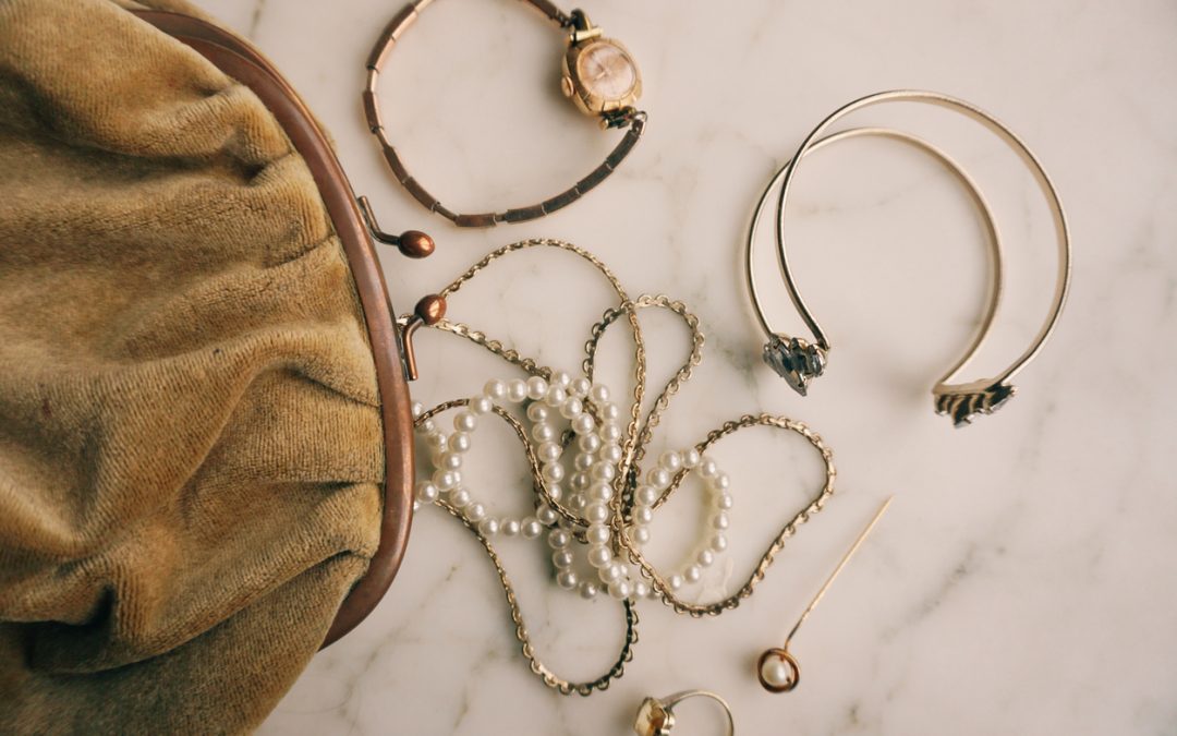 Inheriting jewelry can be a deeply emotional experience. While some pieces hold sentimental value, others may not fit your personal style or lifestyle. Deciding what to do with inherited jewelry can feel overwhelming, especially if there is a sense of obligation to keep it. If you inherit gold jewelry, it’s important to balance emotional attachment with practicality.